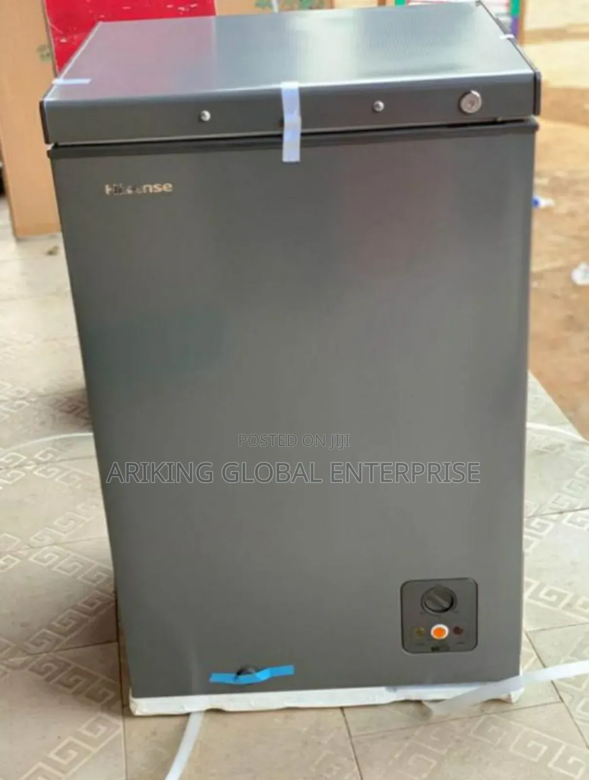Capacity: 95 Litres
Single Door Hisense Chest Freezer.