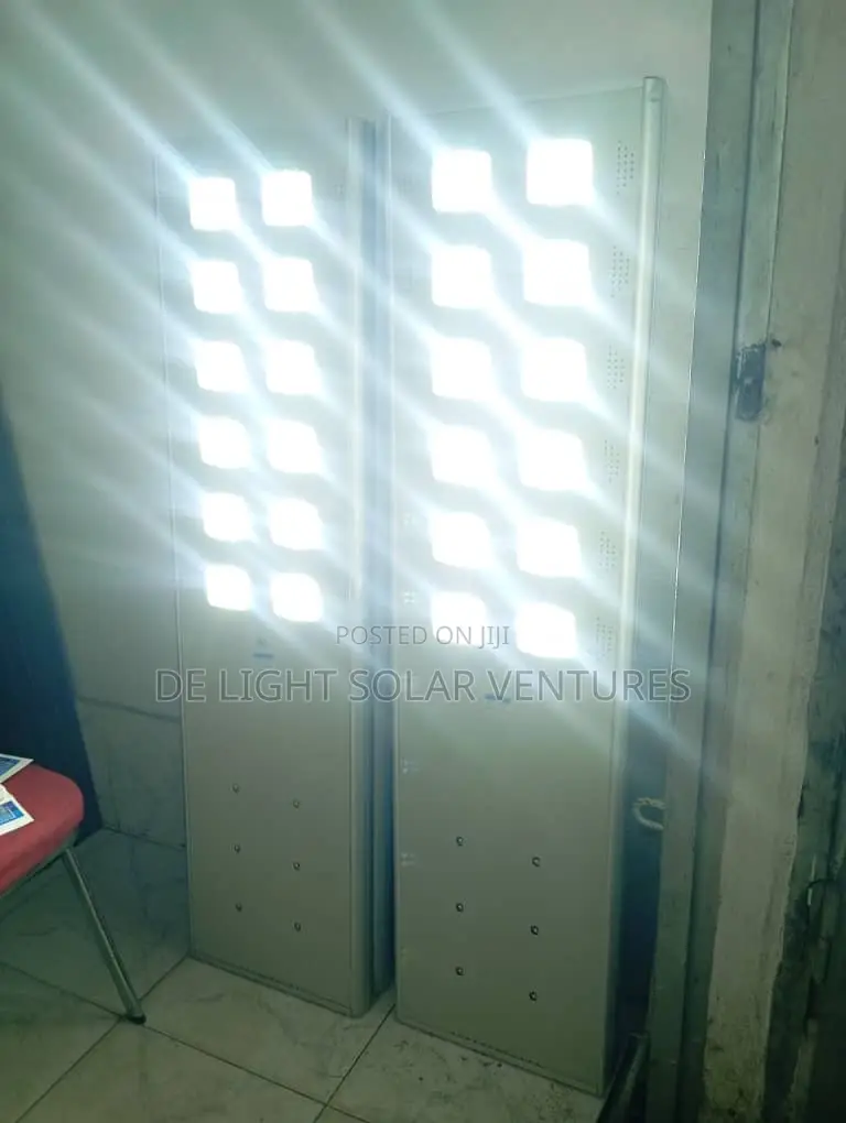 All In One Wakatek Solar Street Light 100watts 12eyes