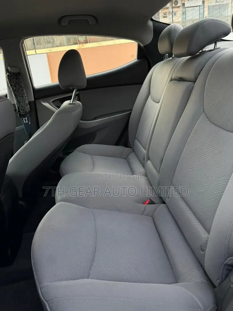 Hyundai Elantra 2012 White