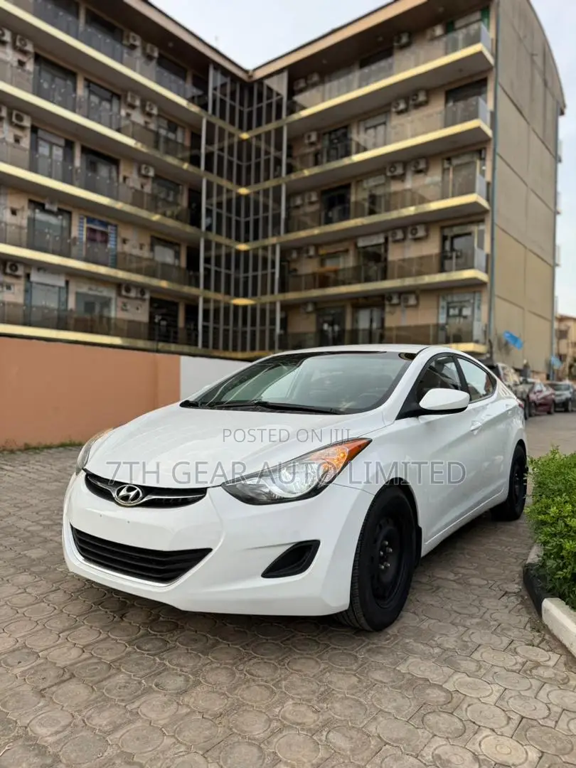 Hyundai Elantra 2012 White