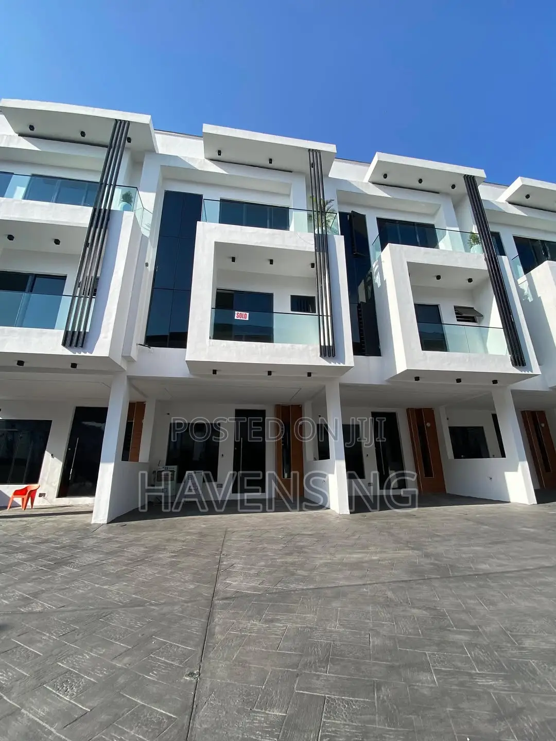 4bdrm Duplex in Osapa london for sale