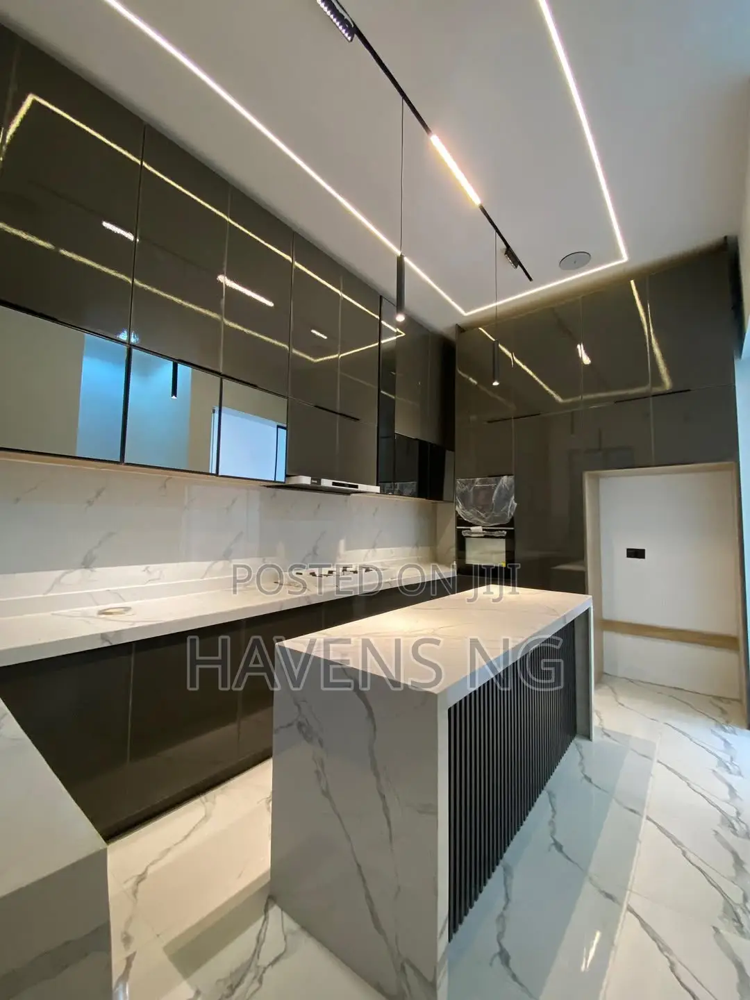 4bdrm Duplex in Osapa london for sale