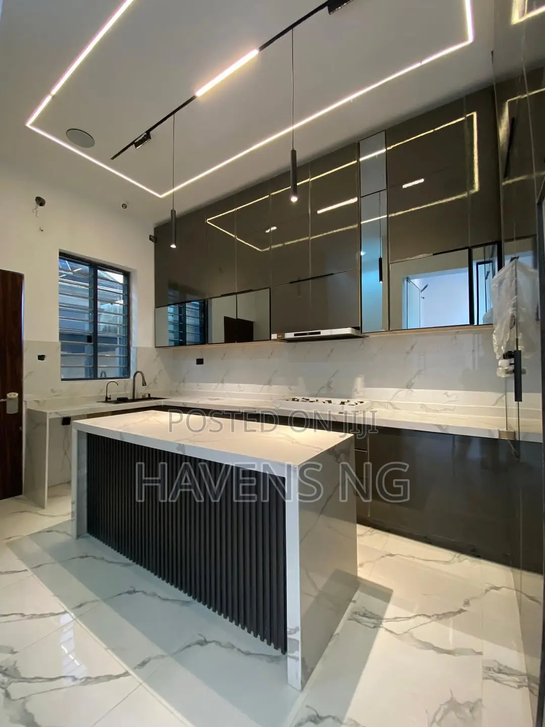 4bdrm Duplex in Osapa london for sale