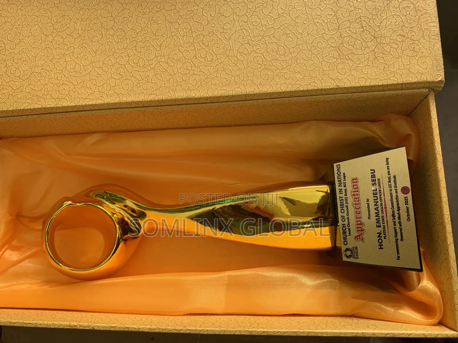 Gold Trophy Plaque, Curled