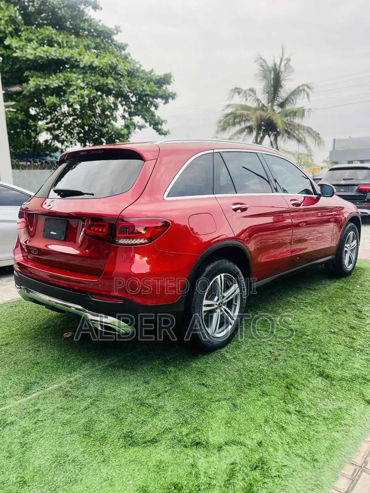 Mercedes-Benz GLC-Class 2021 Red