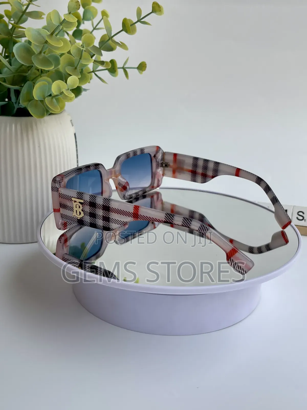 Sleek Unisex Burberry Sunglasses