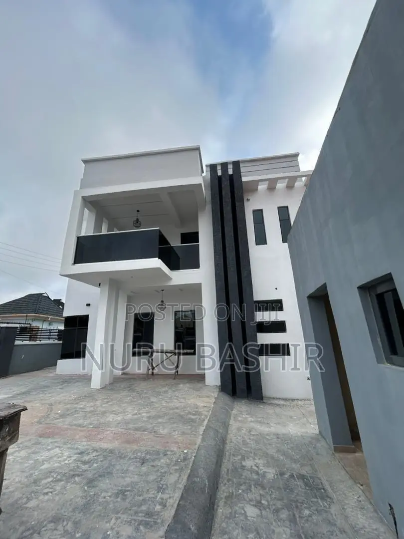 4bdrm Duplex in Victory Garden, Akala Express for sale