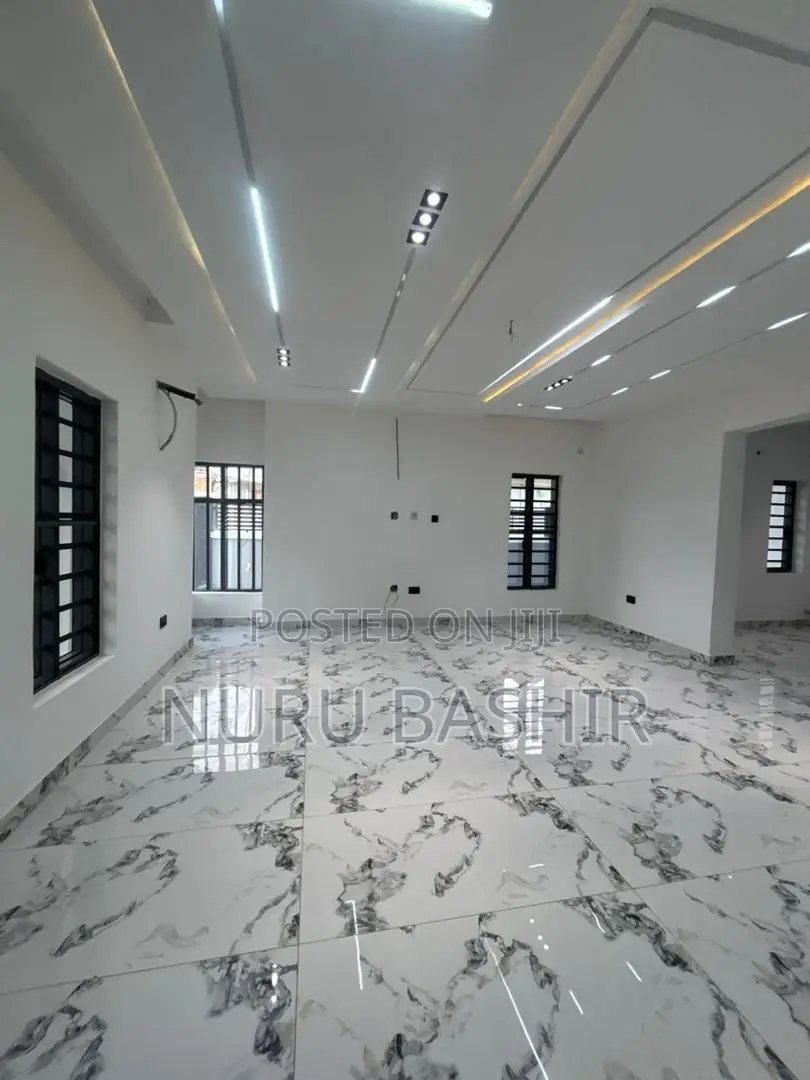 4bdrm Duplex in Victory Garden, Akala Express for sale