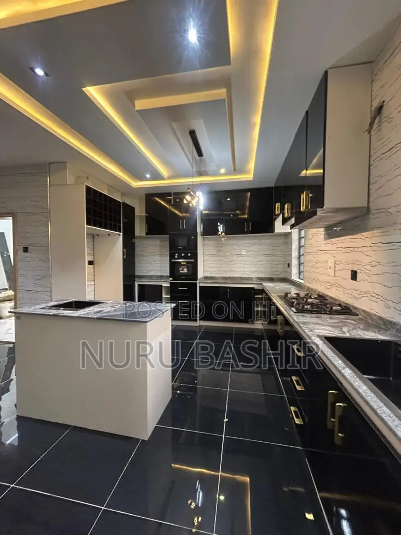 4bdrm Duplex in Victory Garden, Akala Express for sale