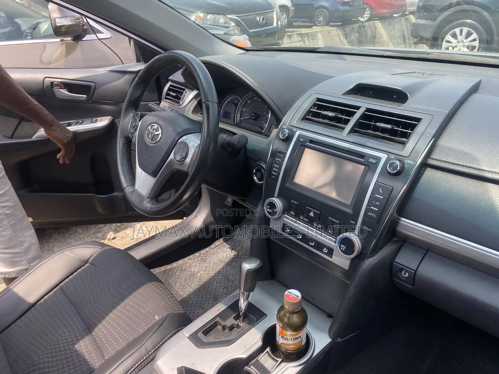 Toyota Camry SE 4dr Sedan (2.5L 4cyl 6A) 2014 Gray