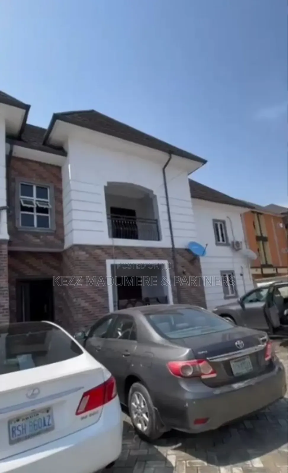 3bdrm Block of Flats in Rumuaghulu, Off Sars for sale