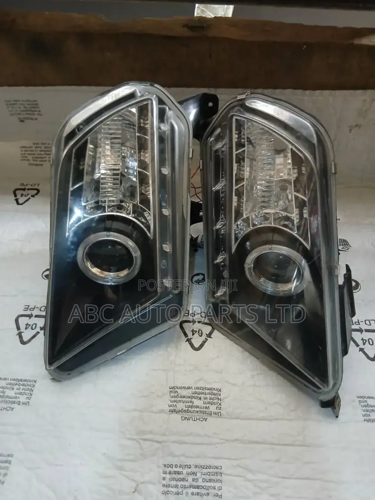 Headlight Ford Mustang 2013
