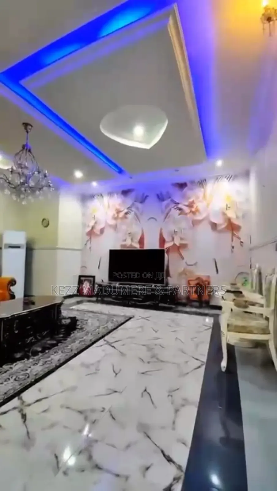6bdrm Duplex in Gated Estate for sale