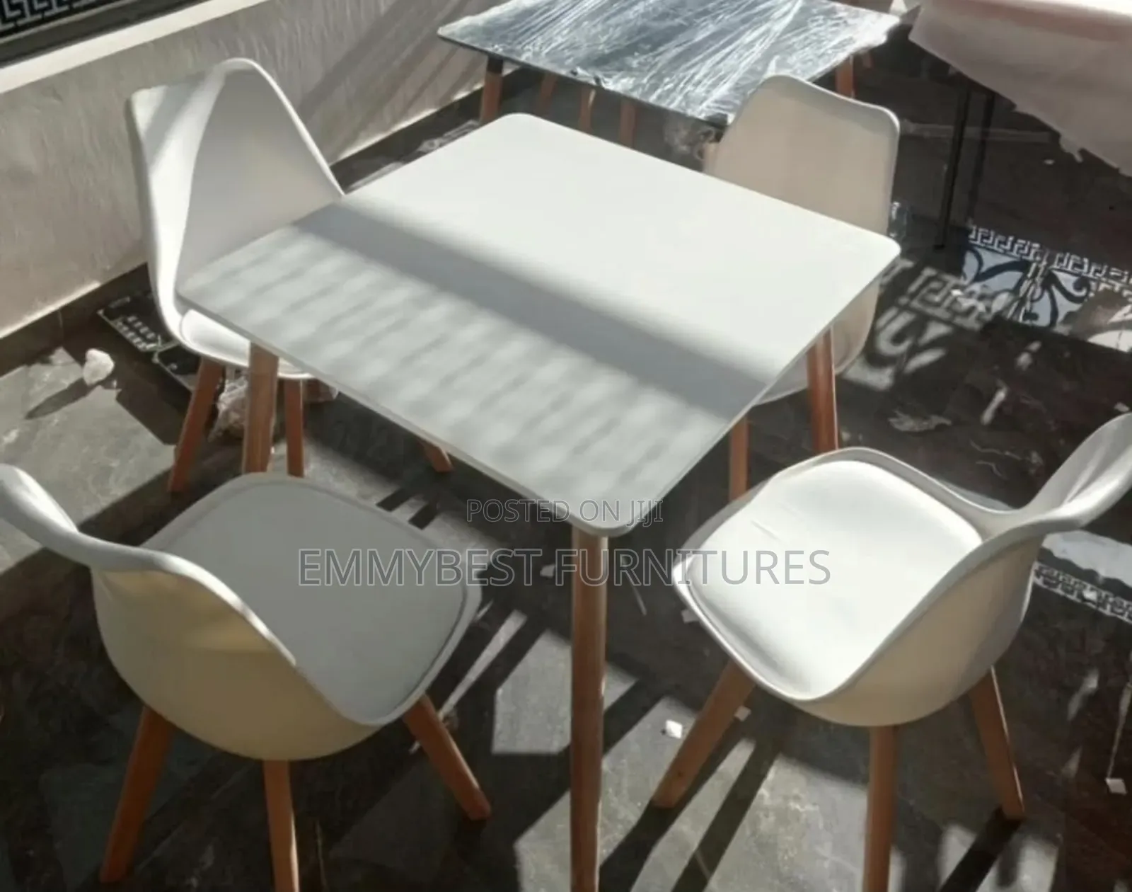 Portable Dinning Set,  4 Seaters.