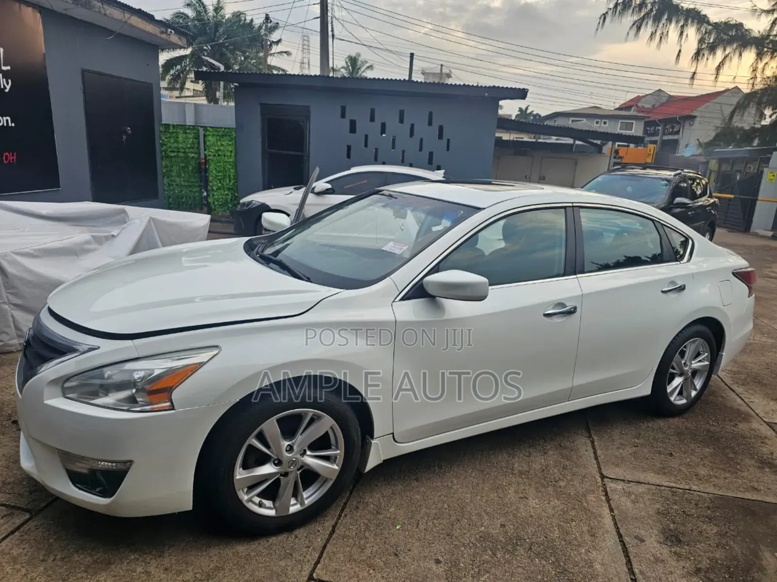 Nissan Altima 2.5 SV 4dr Sedan (2.5L 4cyl CVT) 2014 White