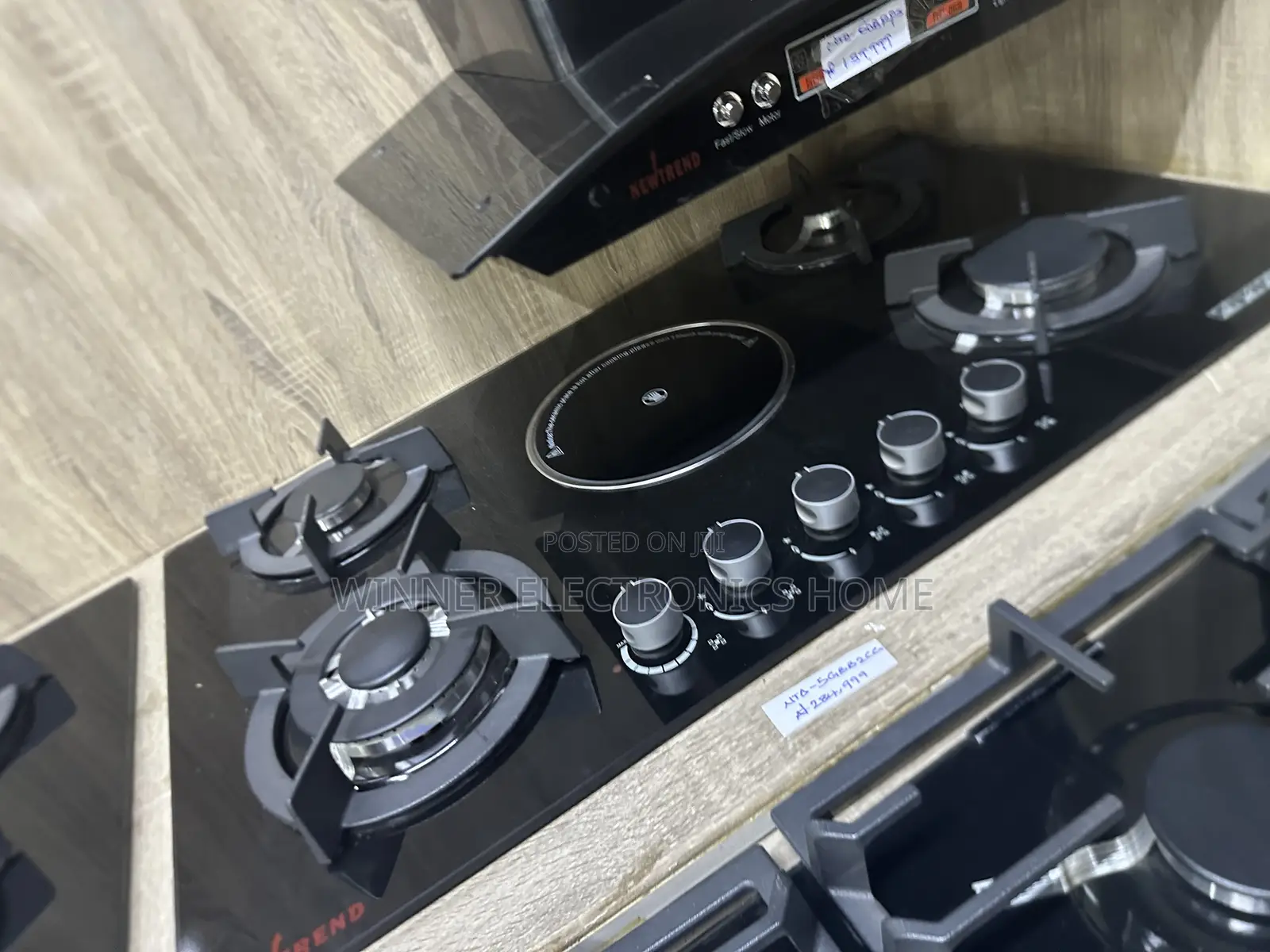 60 by 90 5 Burner Inbuilt Gas Cooker 4gas and 1 Electric