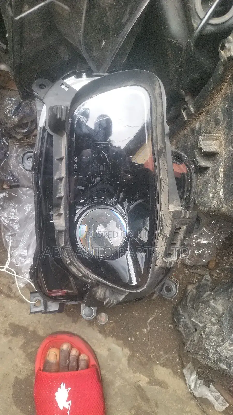 Headlight Jeep Cherokee 2016