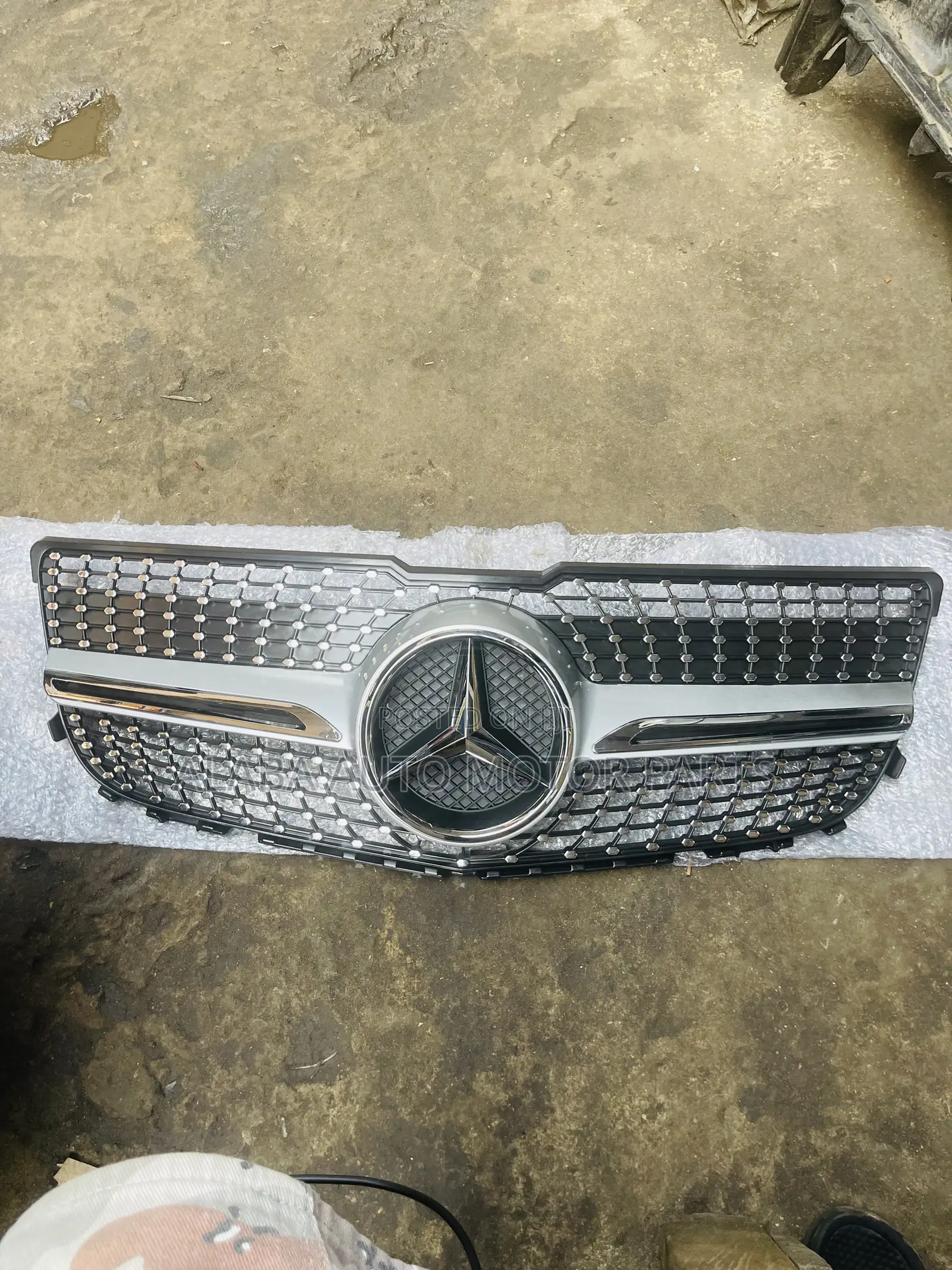 Mercedes Benz Diamond Front Grill Glk,Gle,Glc and 205 Diamond