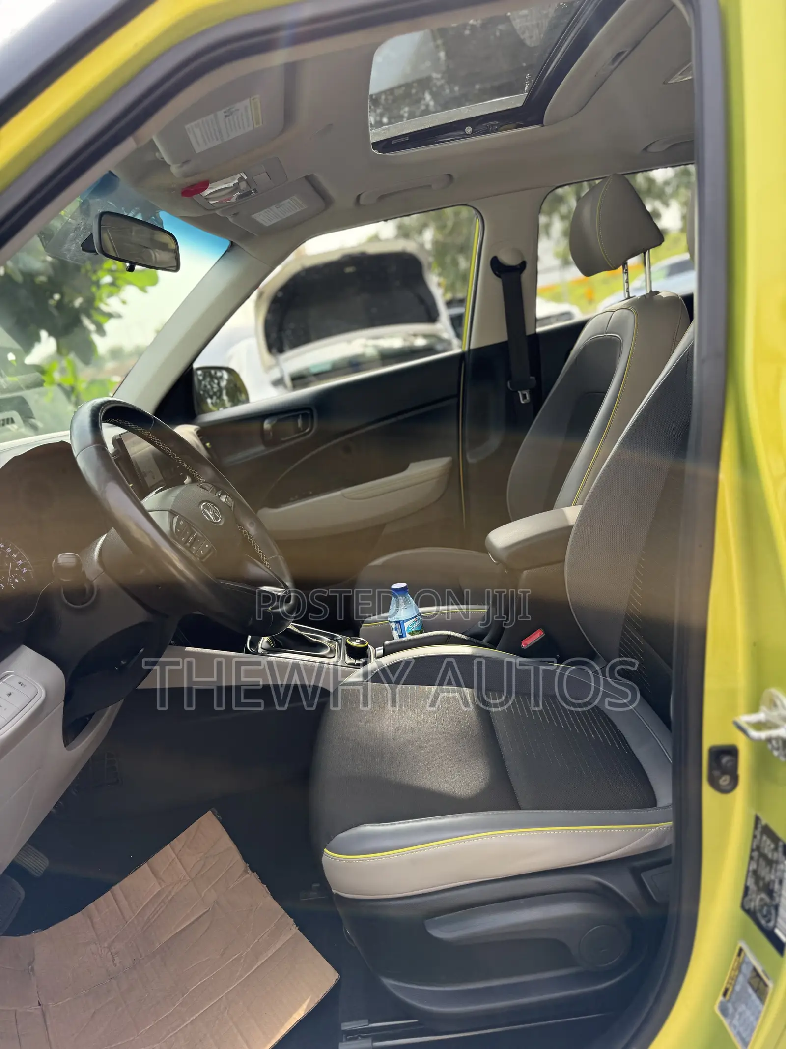 Hyundai Venue 2020 Yellow