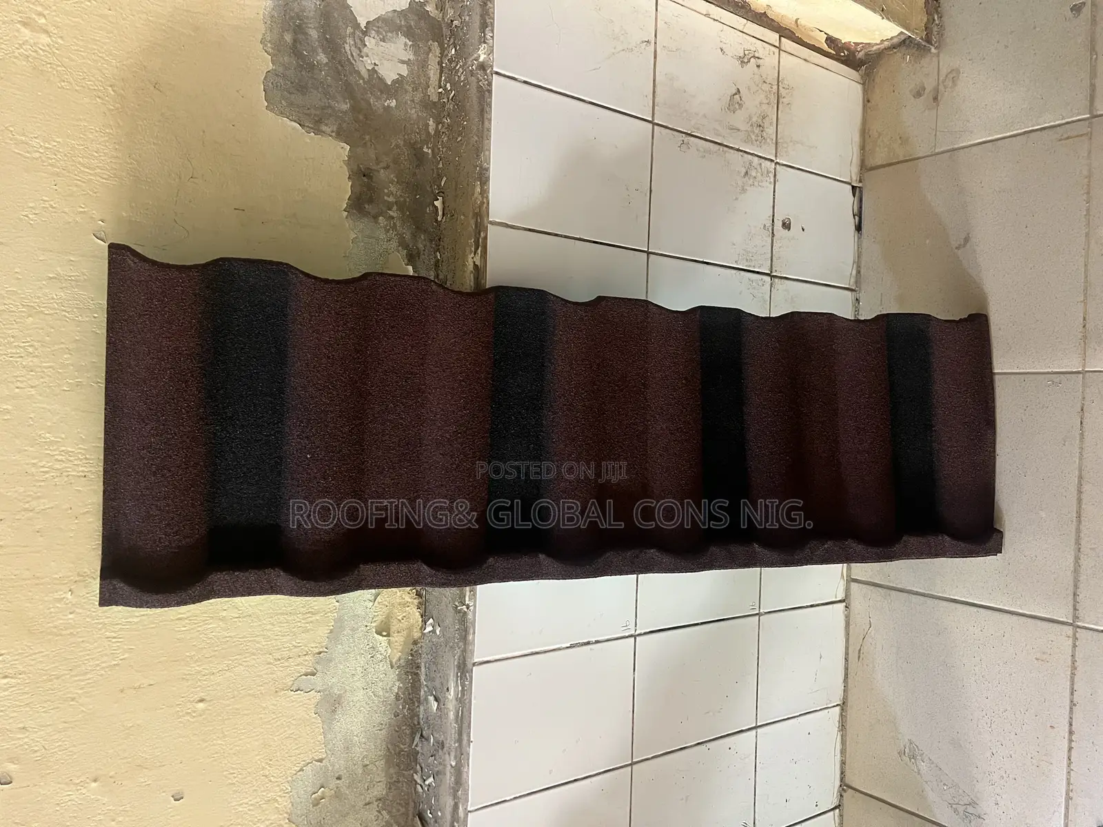 Quality Red Mix Black With Black Orange With Gold Line Roofing Tiles