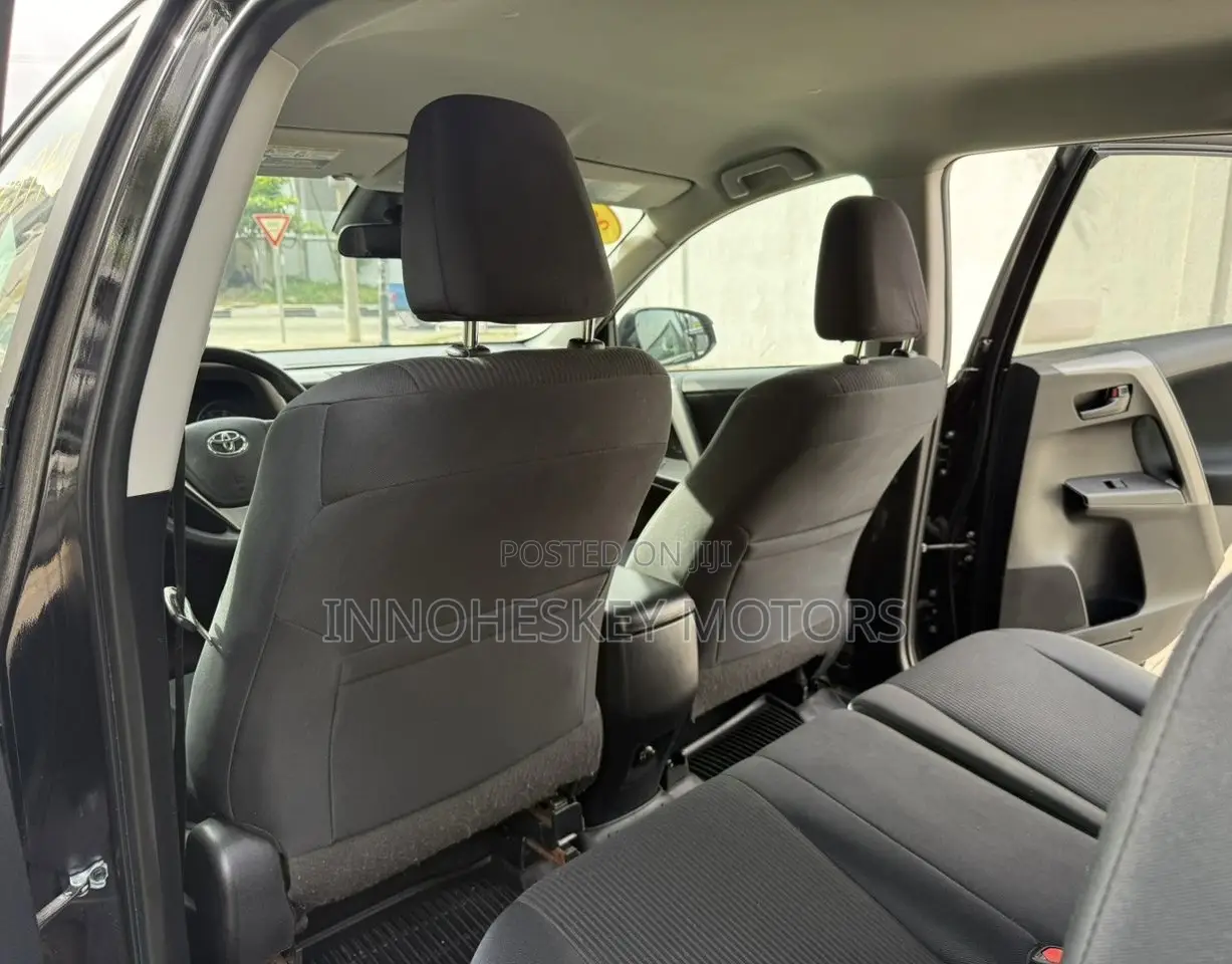 Toyota RAV4 LE AWD (2.5L 4cyl 6A) 2017 Black