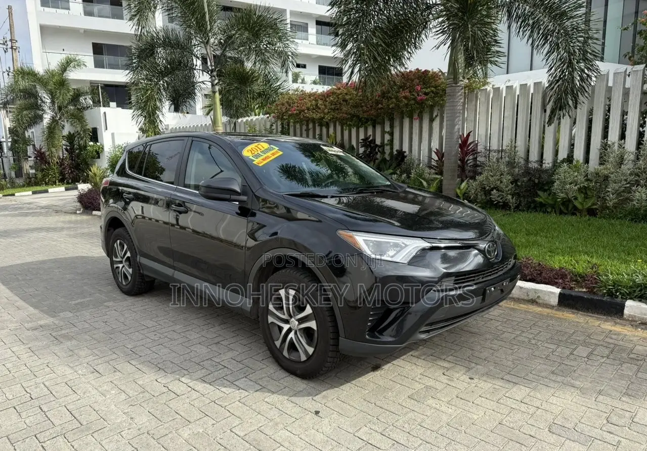 Toyota RAV4 LE AWD (2.5L 4cyl 6A) 2017 Black