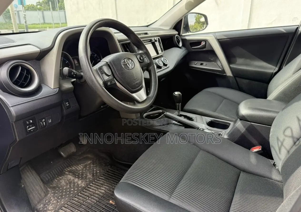 Toyota RAV4 LE AWD (2.5L 4cyl 6A) 2017 Black