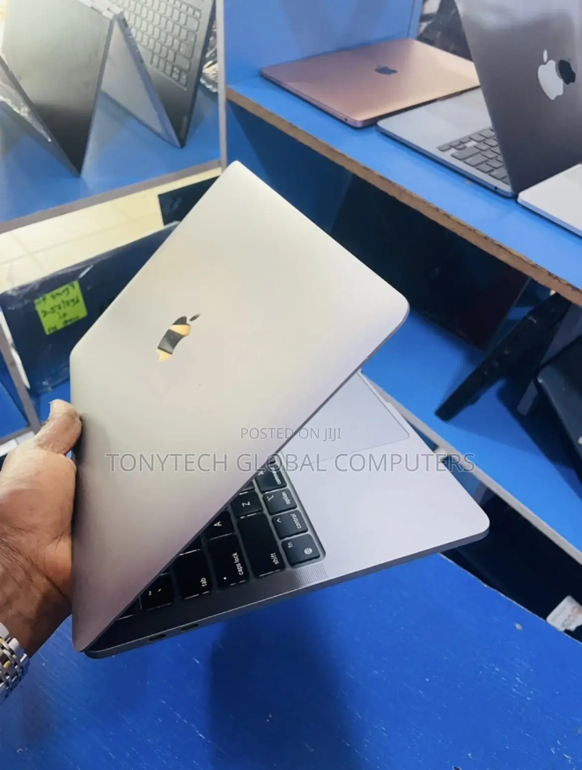 Laptop Apple MacBook Pro 2020 8GB Intel Core I5 SSD 512GB
