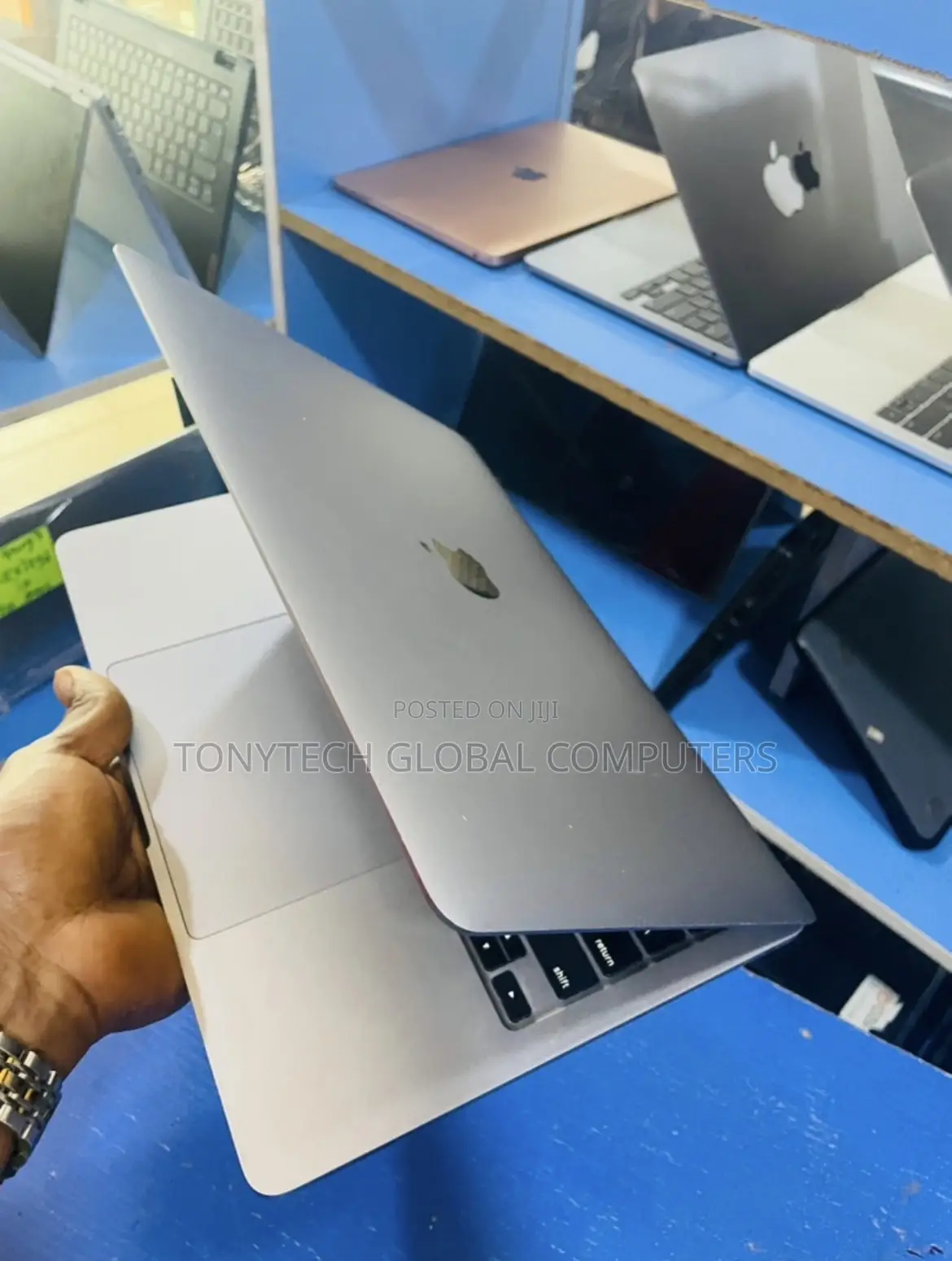 Laptop Apple MacBook Pro 2020 8GB Intel Core I5 SSD 512GB