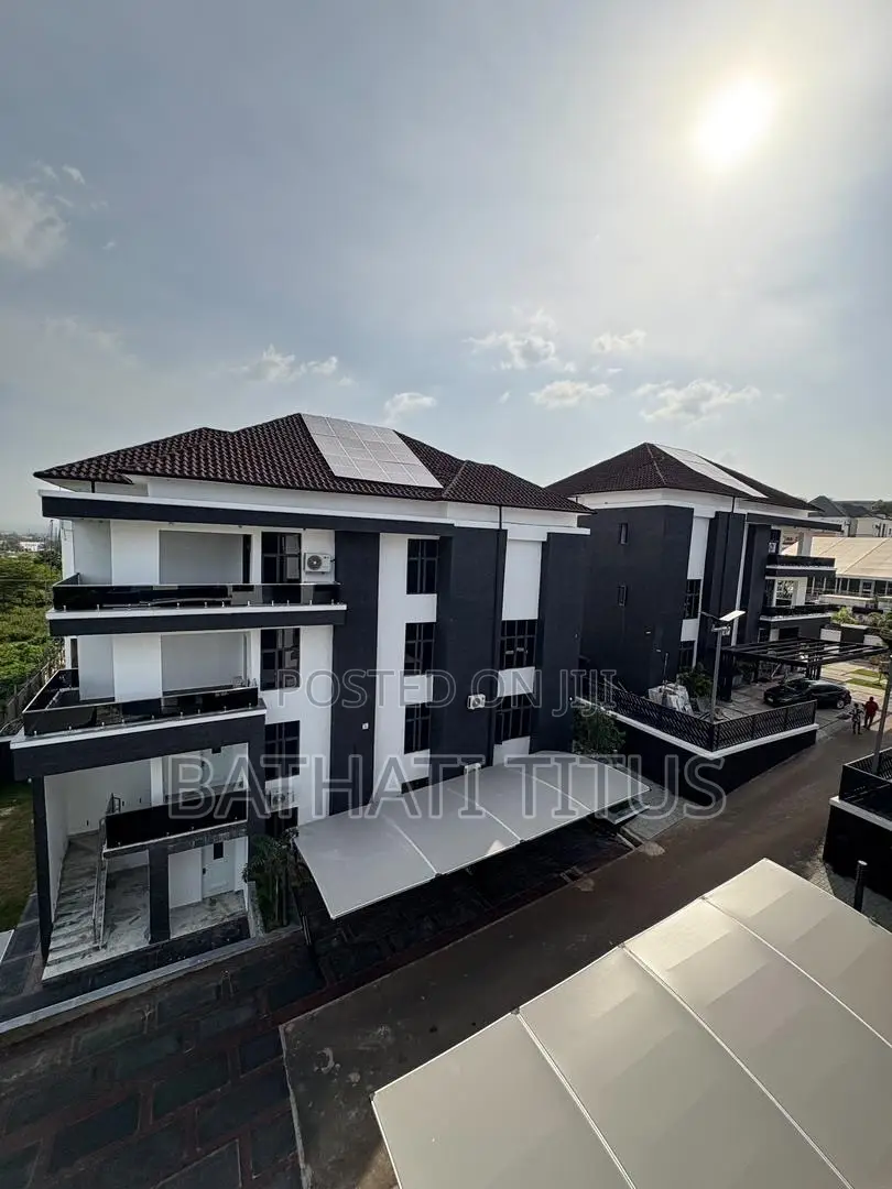 6bdrm Duplex in Life Camp for sale