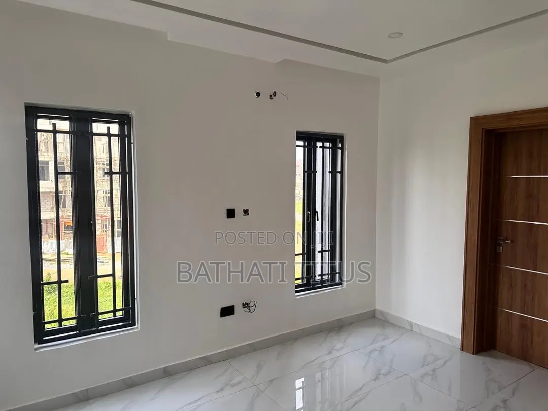 3bdrm Block of Flats in Katampe (Main) for sale