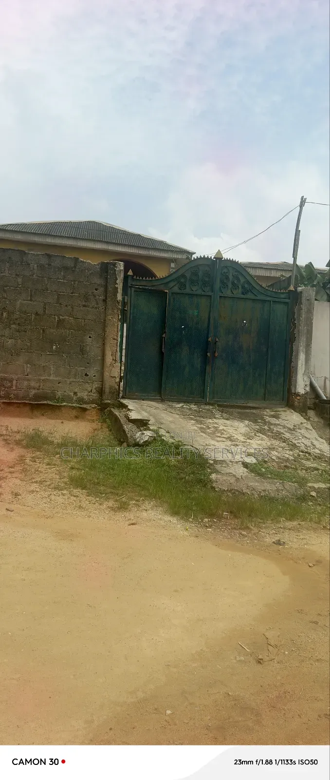 5bdrm Bungalow in Agric for sale
