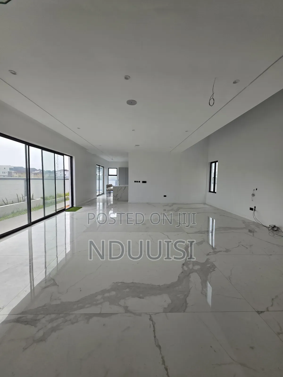 5bdrm Duplex in Mayrose Park Estate for sale