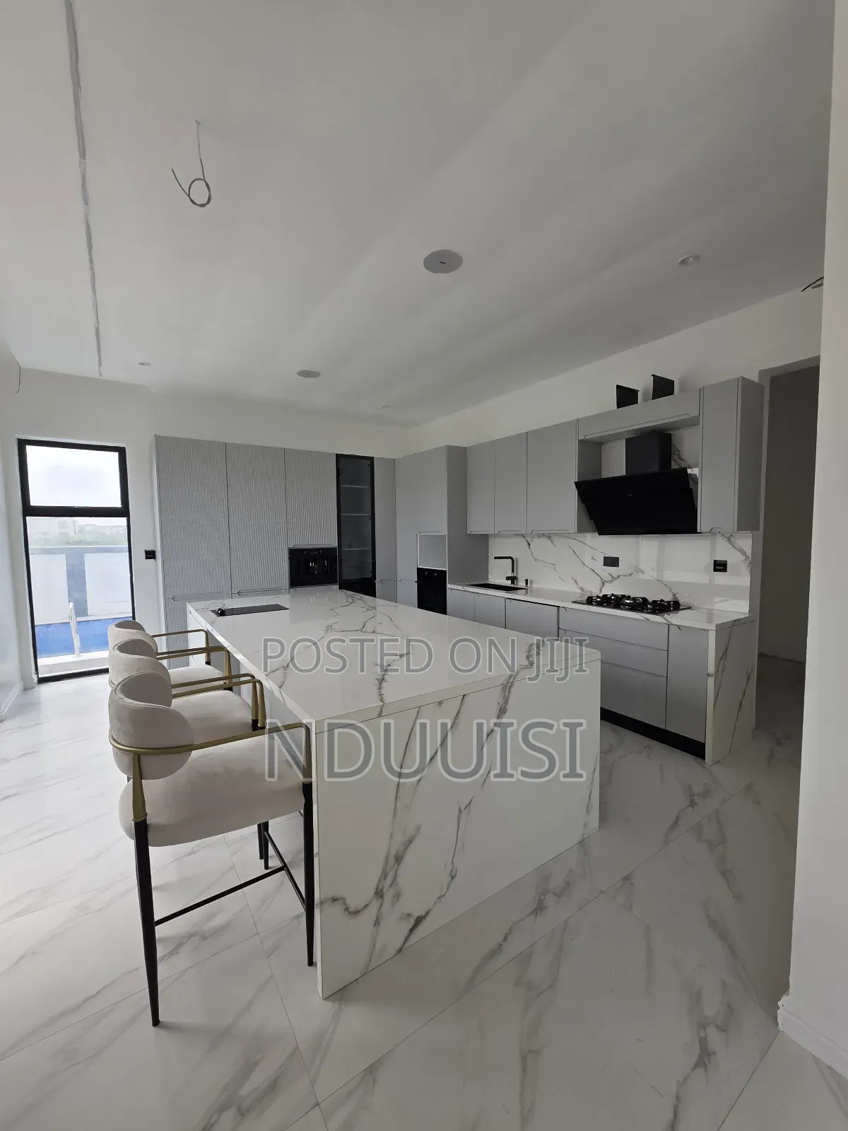 5bdrm Duplex in Mayrose Park Estate for sale