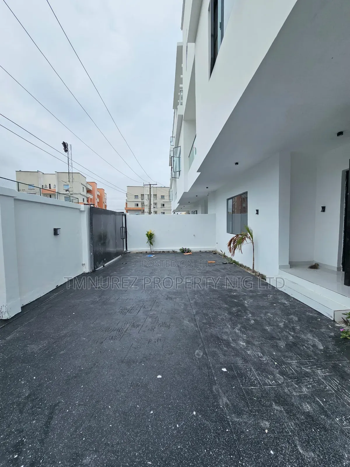 4bdrm Duplex in Ikate for sale