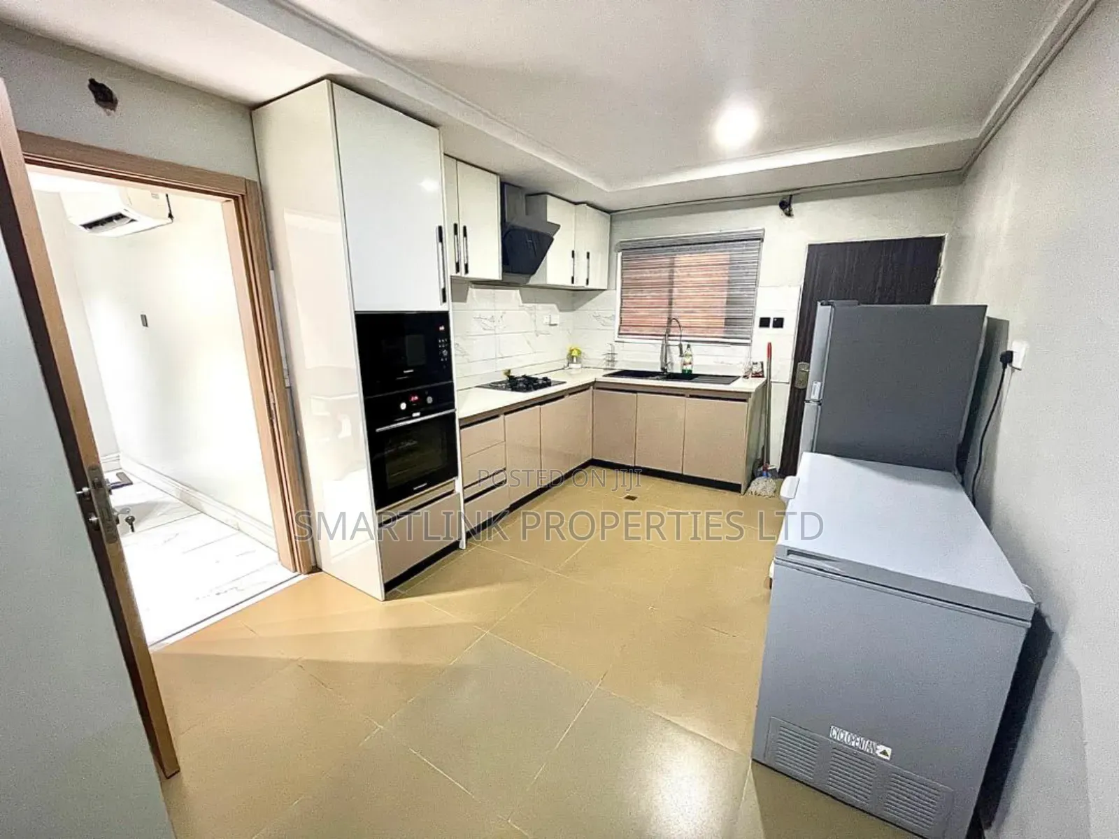Furnished 4bdrm Townhouse/Terrace in Kaura for sale