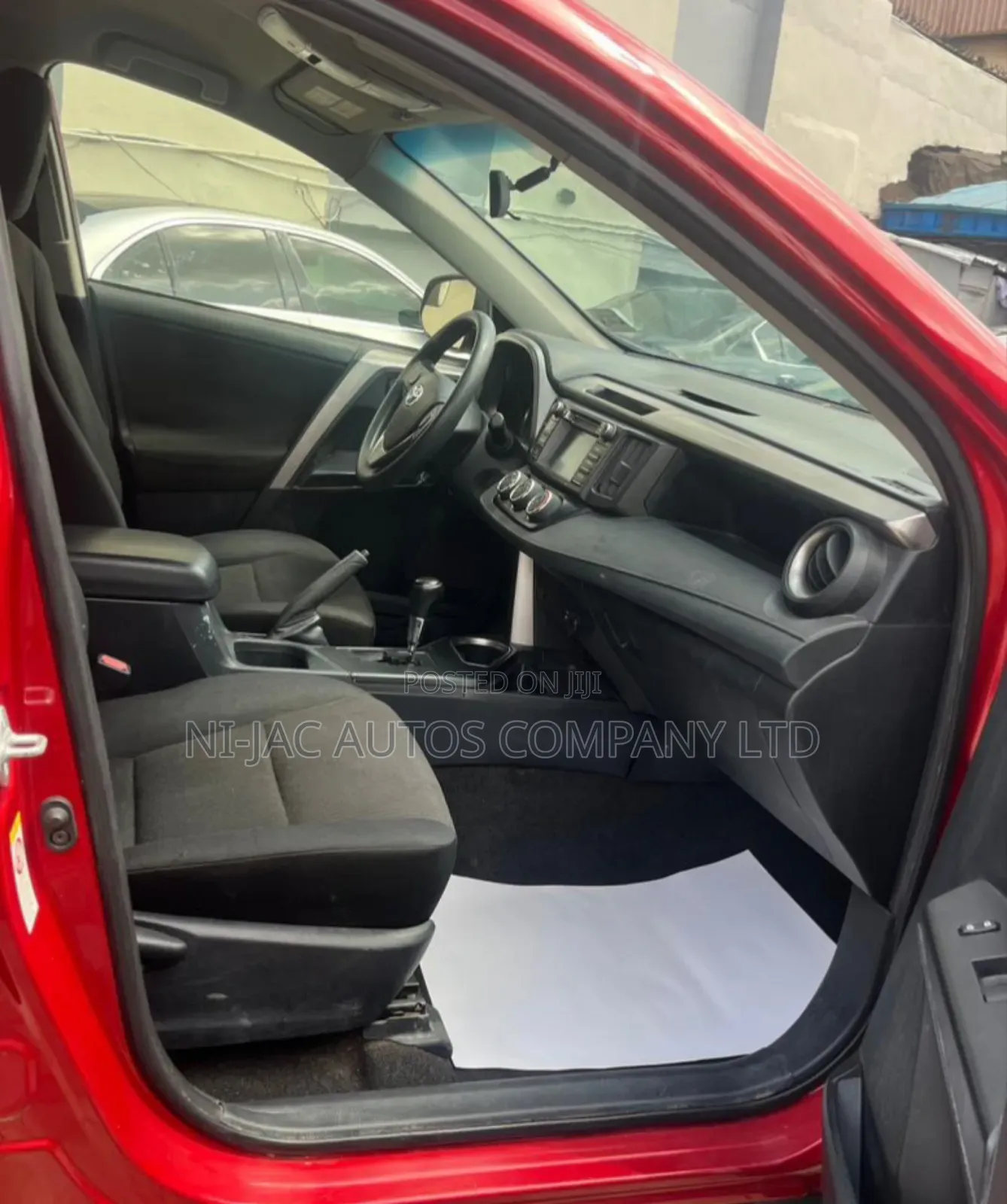 Toyota RAV4 LE Front-wheel Drive (2.5L 4cyl 6A) 2016 Red