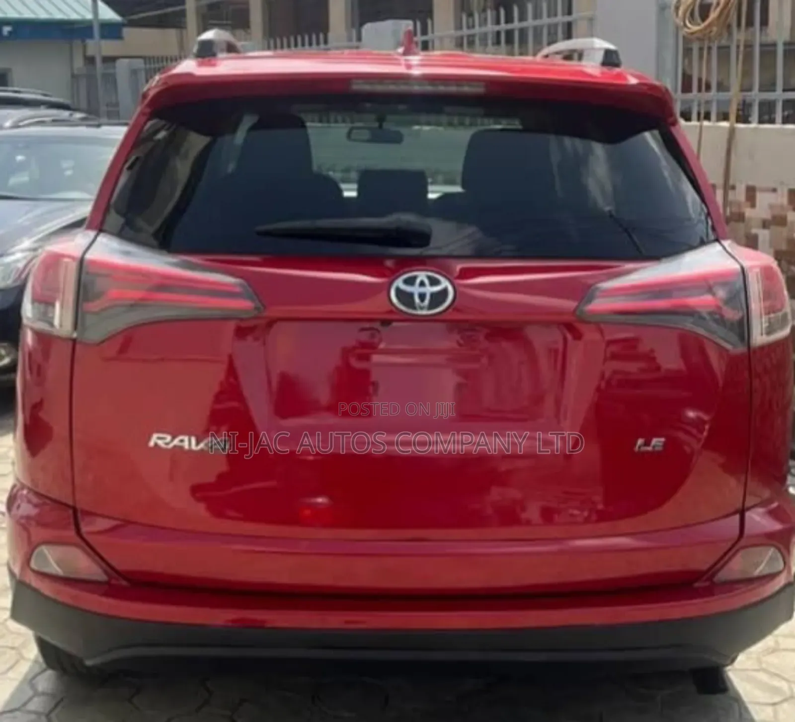 Toyota RAV4 LE Front-wheel Drive (2.5L 4cyl 6A) 2016 Red