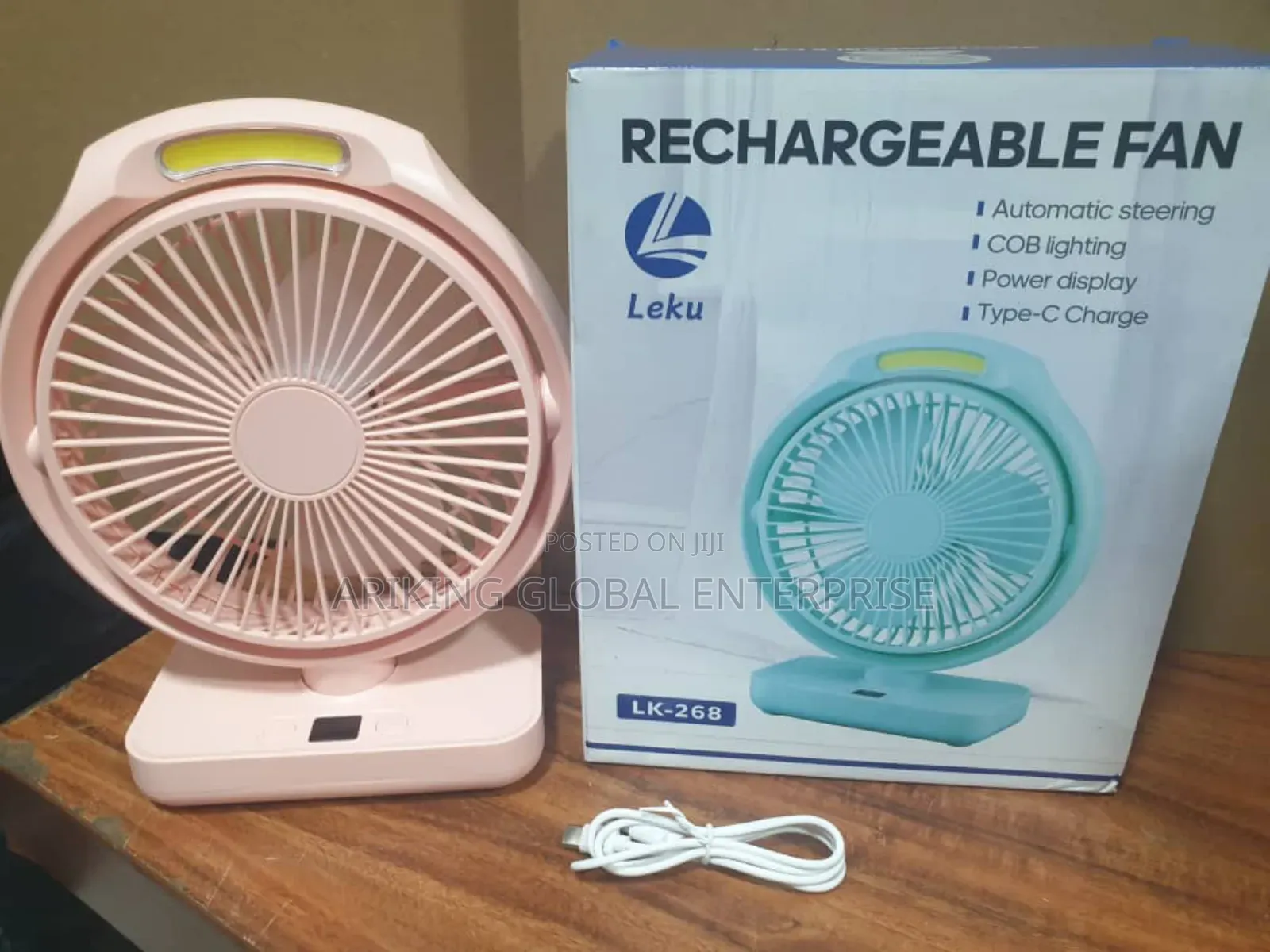 300w Solar Generator With Free Rechargeable Fan 50w Solar Panel.