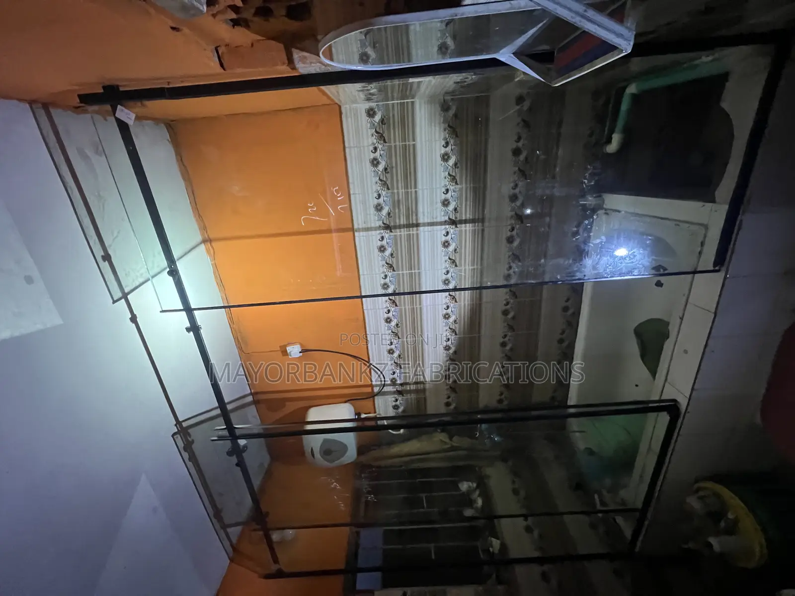 Centered Door Shwoer Cubicle With Double Fixed