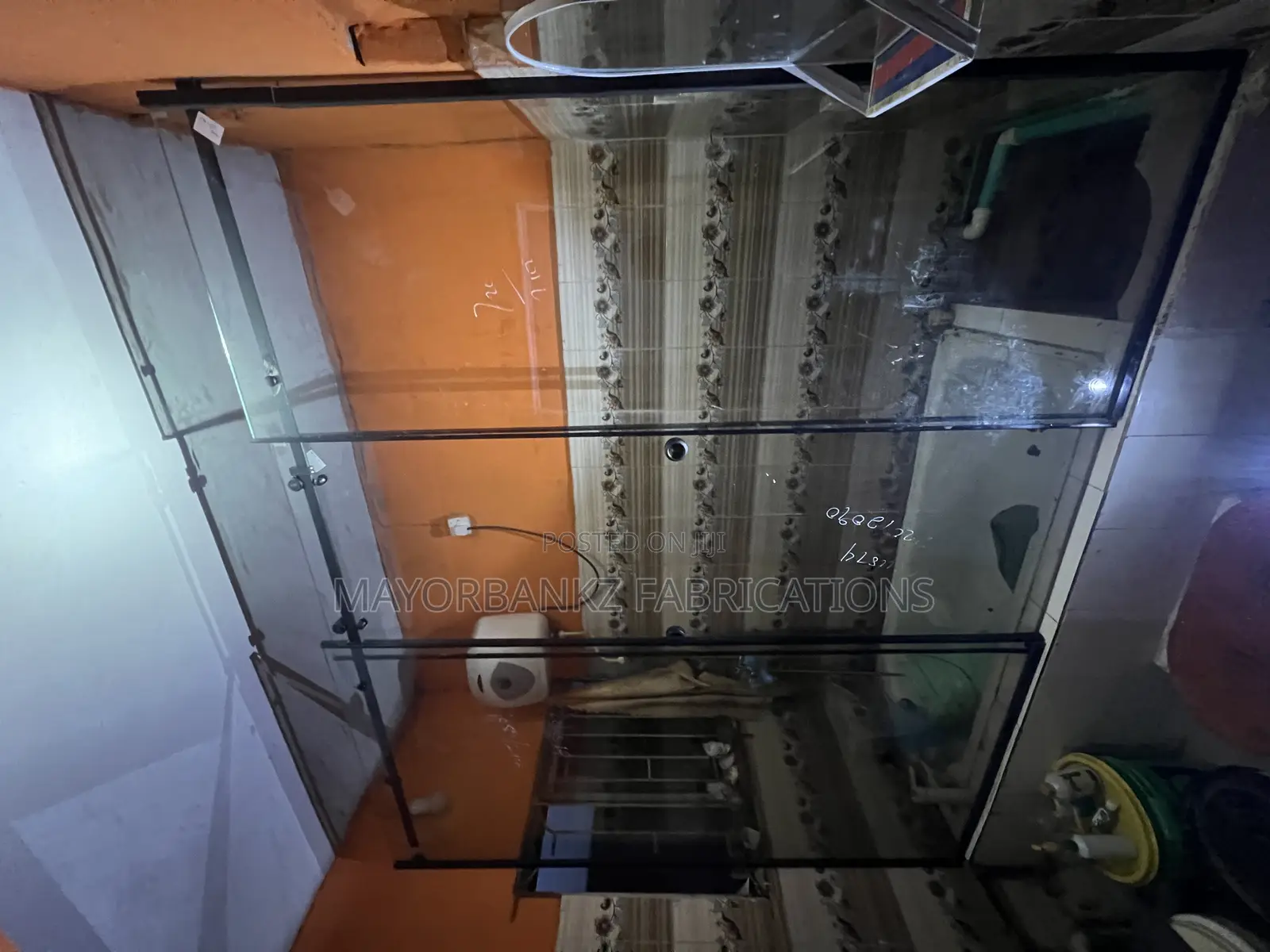 Centered Door Shwoer Cubicle With Double Fixed