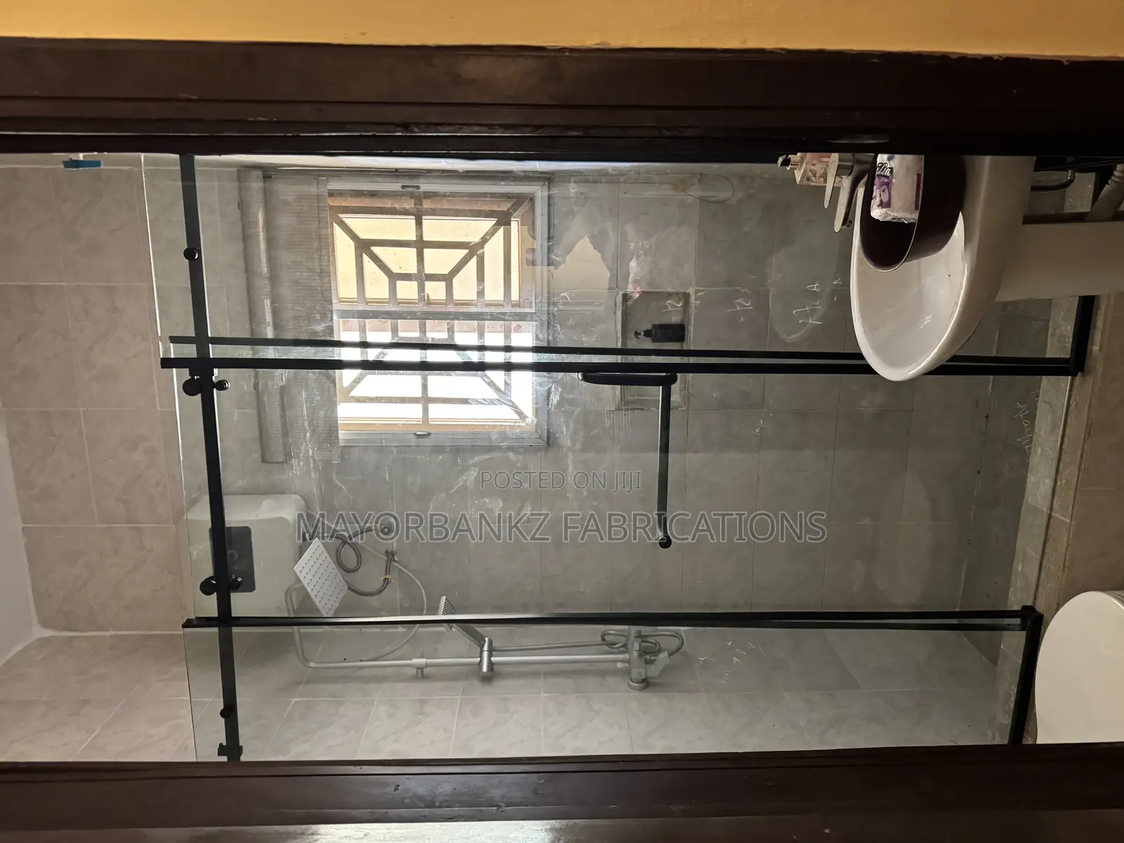 Centered Door Shwoer Cubicle With Double Fixed