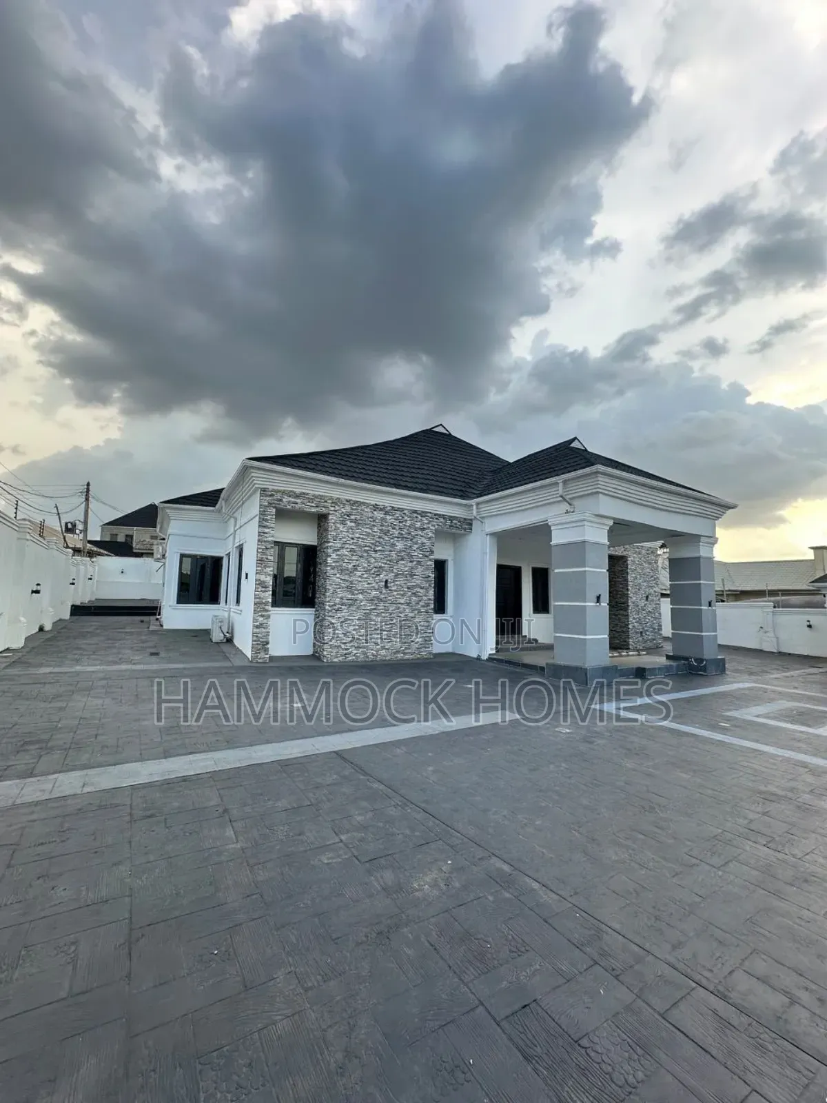 4bdrm Bungalow in Ifesowapo Estate,, Akobo for sale