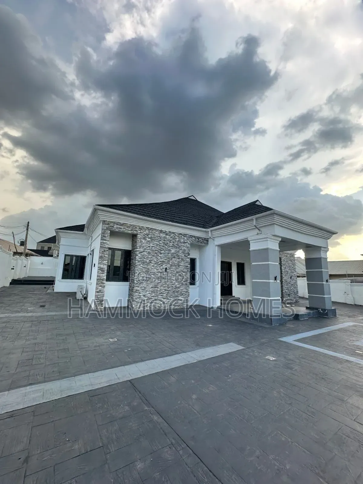 4bdrm Bungalow in Ifesowapo Estate,, Akobo for sale