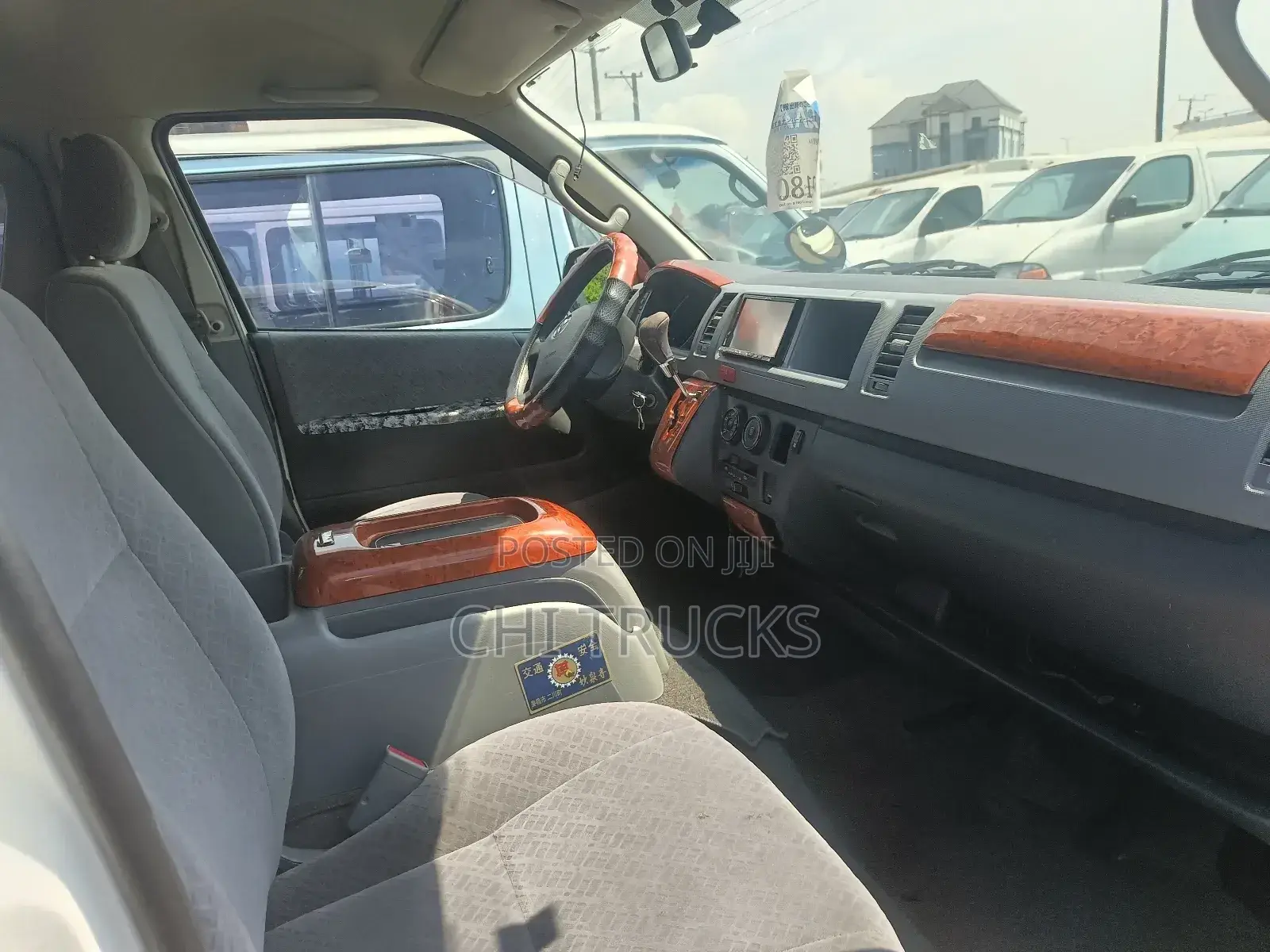 Toyota HiAce 2013 White