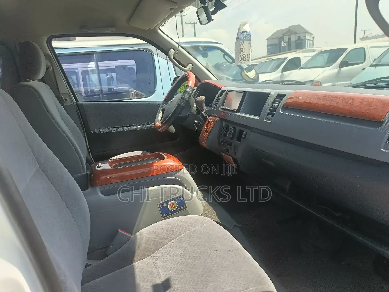 Toyota HiAce 2013 White
