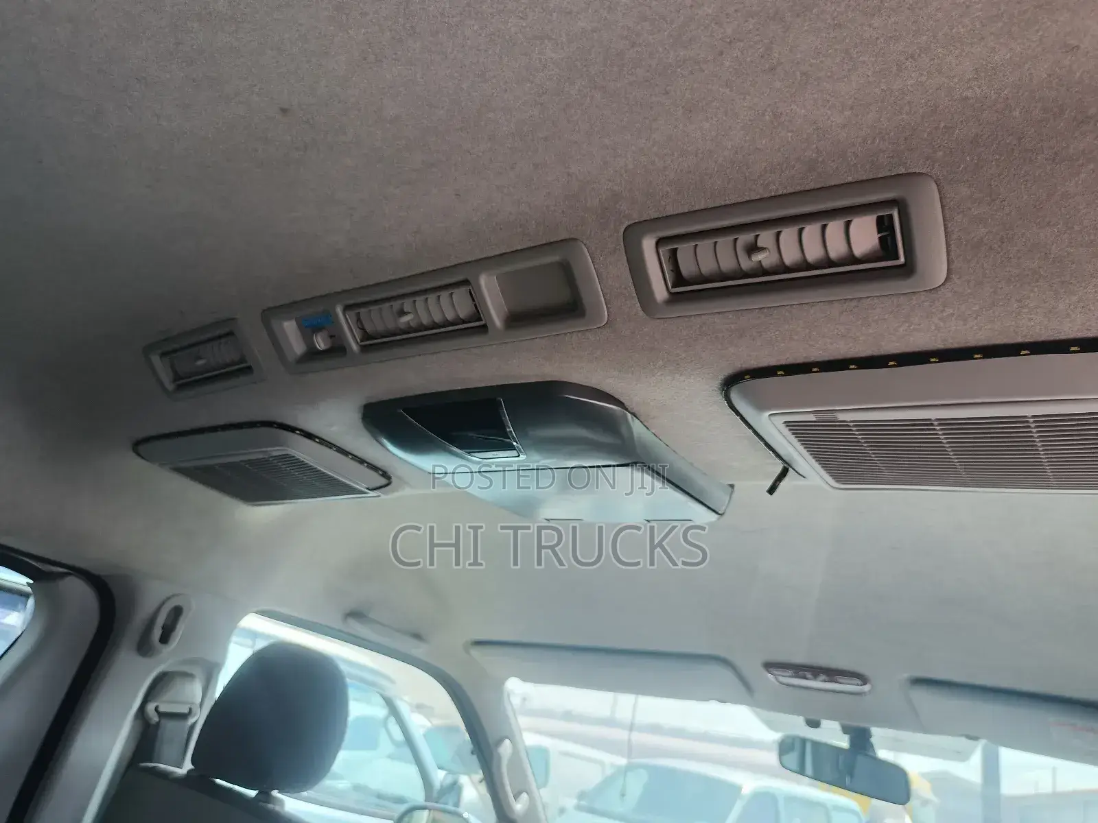 Toyota HiAce 2013 White