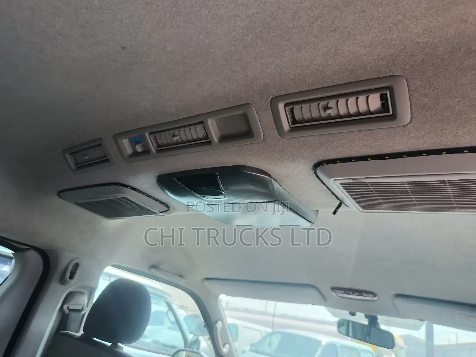 Toyota HiAce 2013 White
