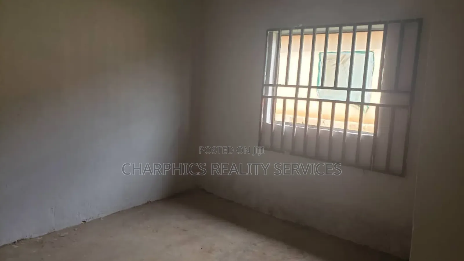 12bdrm Room & Parlour in Benin City for sale