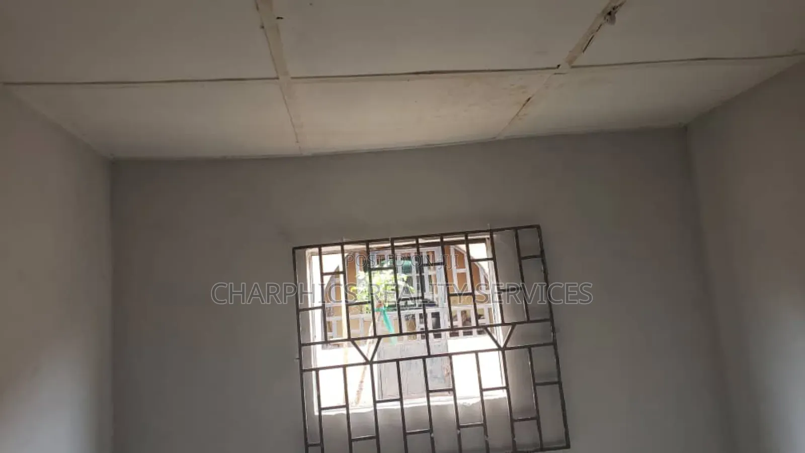 12bdrm Room & Parlour in Benin City for sale